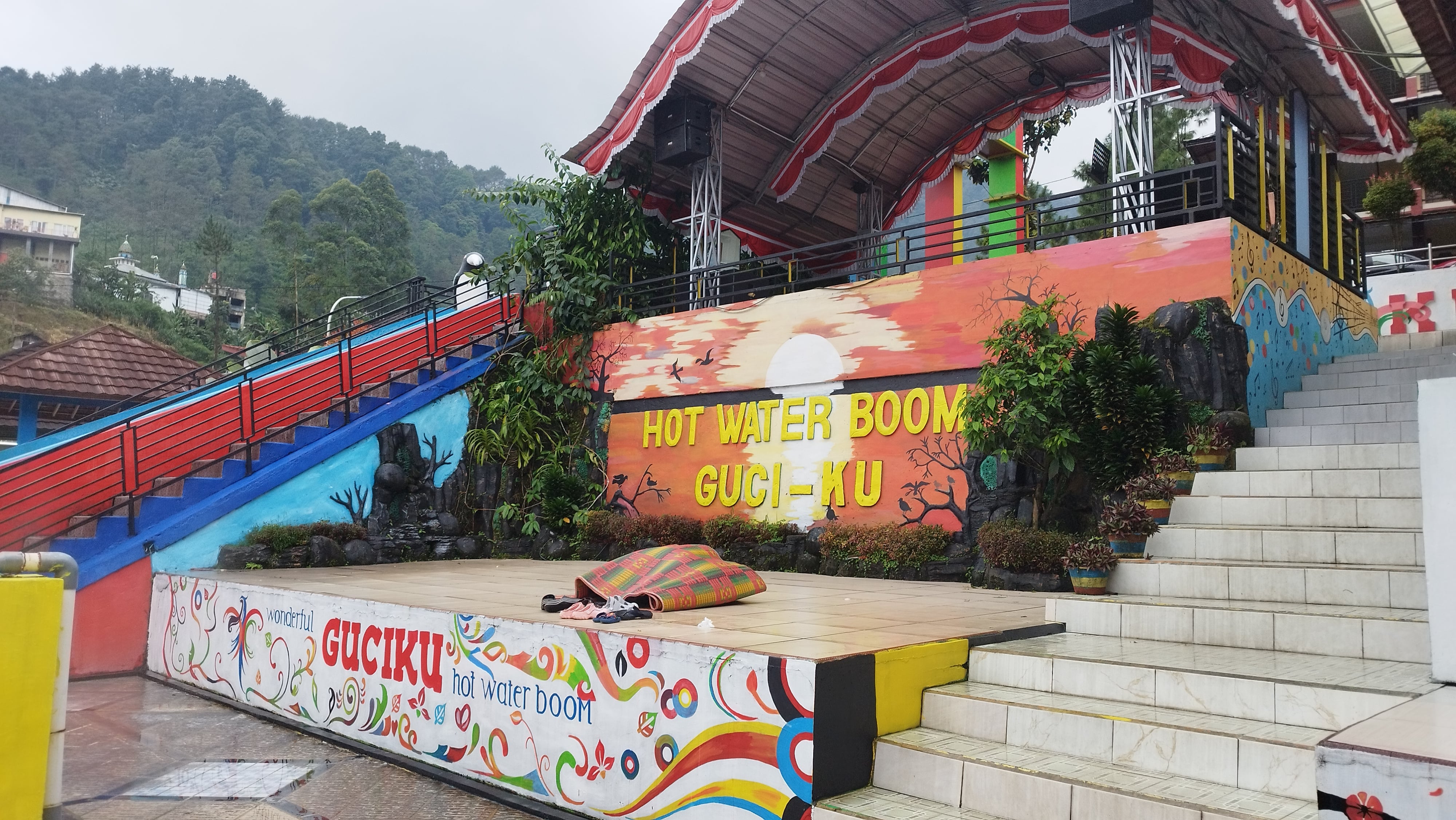 Hot Waterboom Guci-ku